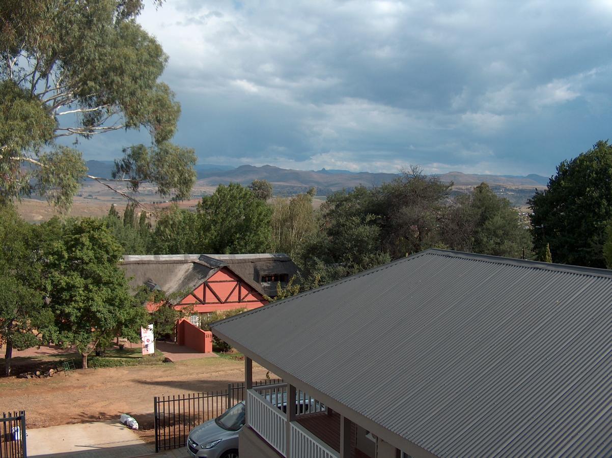 The Courtyard Guest House Clarens Kültér fotó